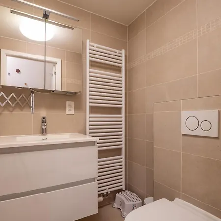 Apartamento New & Modern Steps From The Sea
